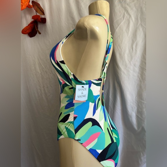 💛💚Shade & Shore One Piece Swimsuit - Blue and 💛💚💙Green - Picture 6 of 9